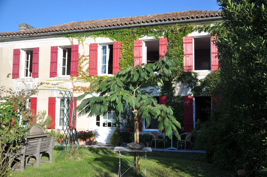La Maison De Rose Bed & Breakfast Brossac Екстериор снимка