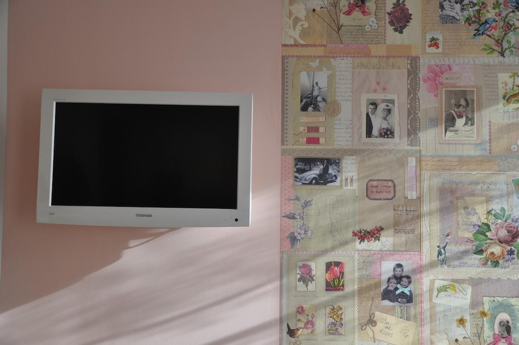 La Maison De Rose Bed & Breakfast Brossac Стая снимка