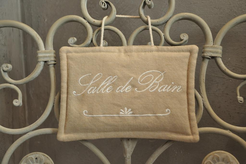 La Maison De Rose Bed & Breakfast Brossac Стая снимка